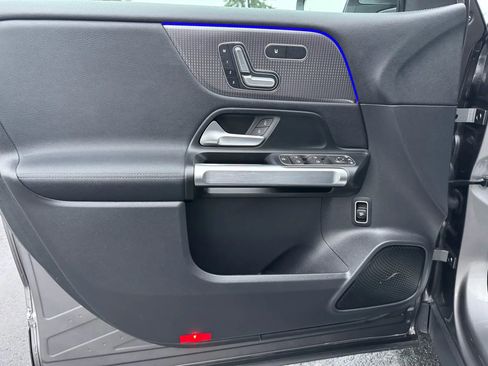 Used 2023 Mercedes-Benz EQB 300 4MATIC w/ Exclusive Package image 42