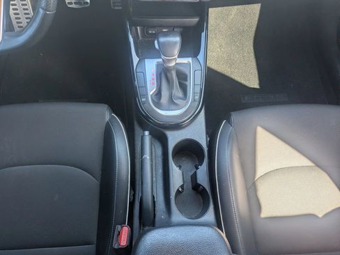 Used 2023 Kia Forte GT-Line FWD image 11
