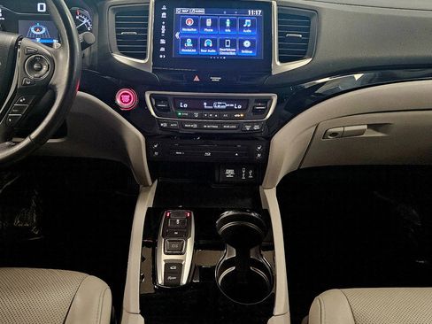 Used 2018 Honda Pilot Elite image 11
