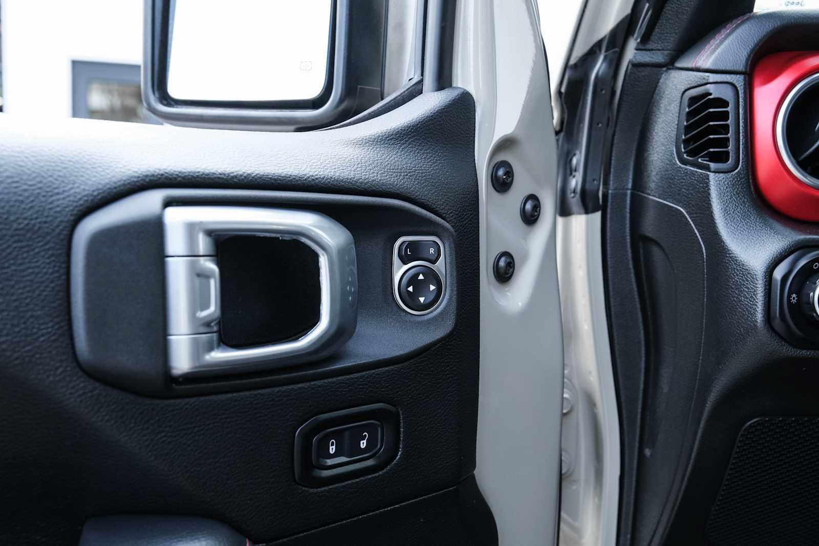 Used 2022 Jeep Gladiator Rubicon AWD/4WD image 39