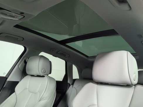 Used 2025 Audi Q5 2.0T Premium Plus w/ Premium Plus Package image 18