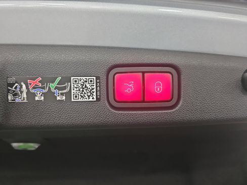 New 2026 Mercedes-Benz E 350 4MATIC Sedan image 14