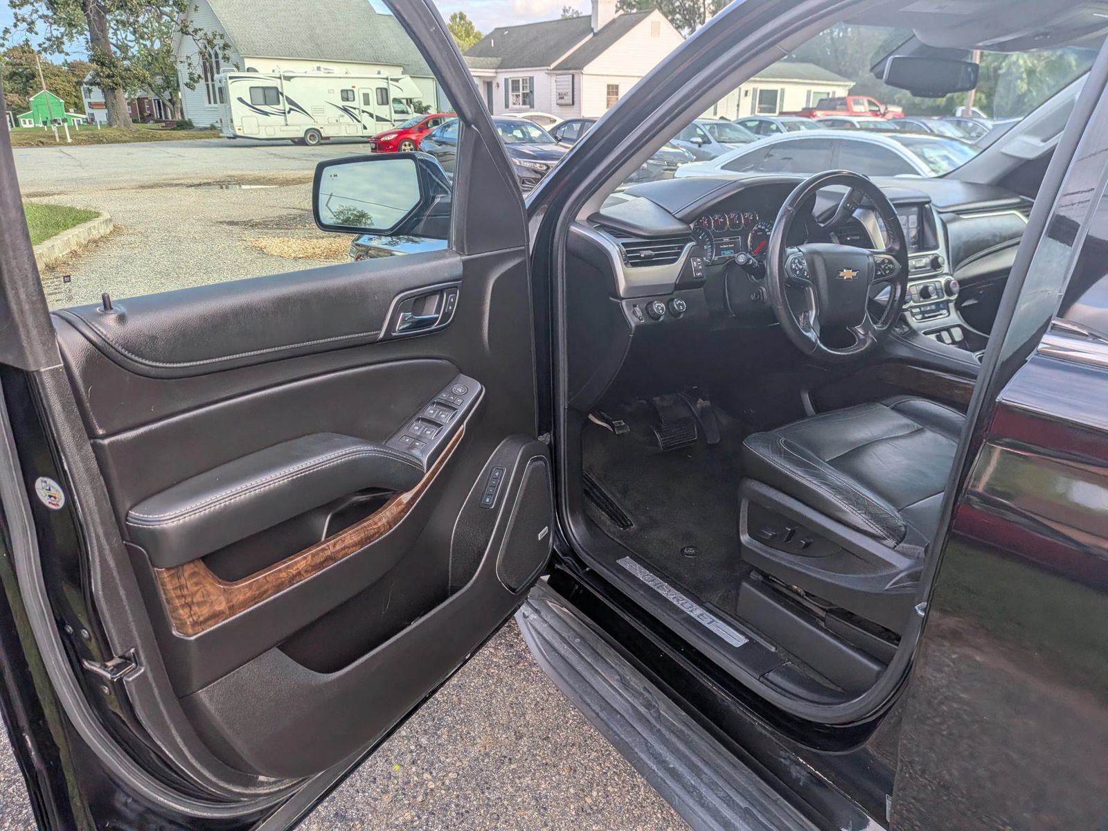 Used 2017 Chevrolet Tahoe LT AWD/4WD image 23