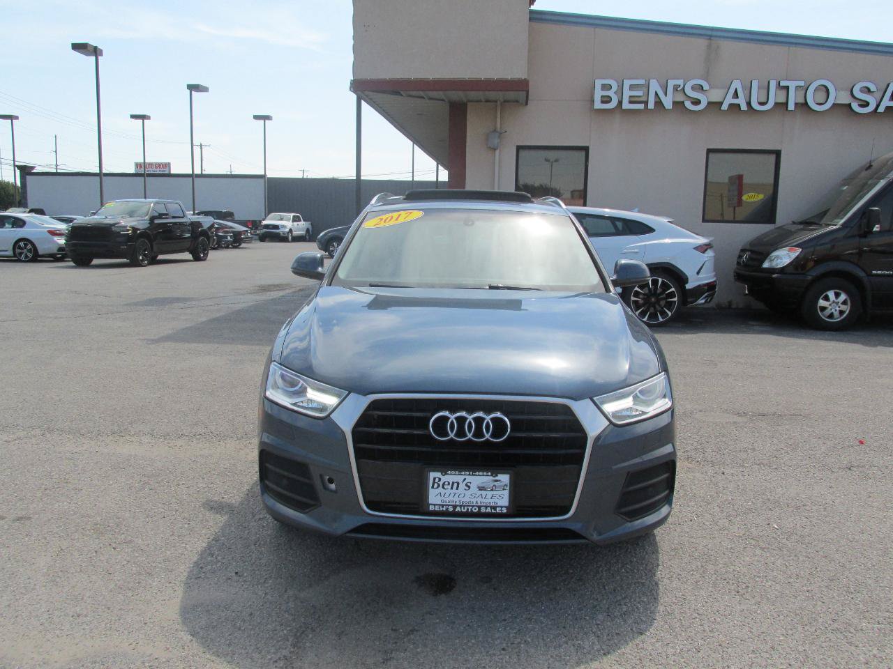 Used 2017 Audi Q3 2.0T Premium Plus w/ Premium Plus Package FWD image 3