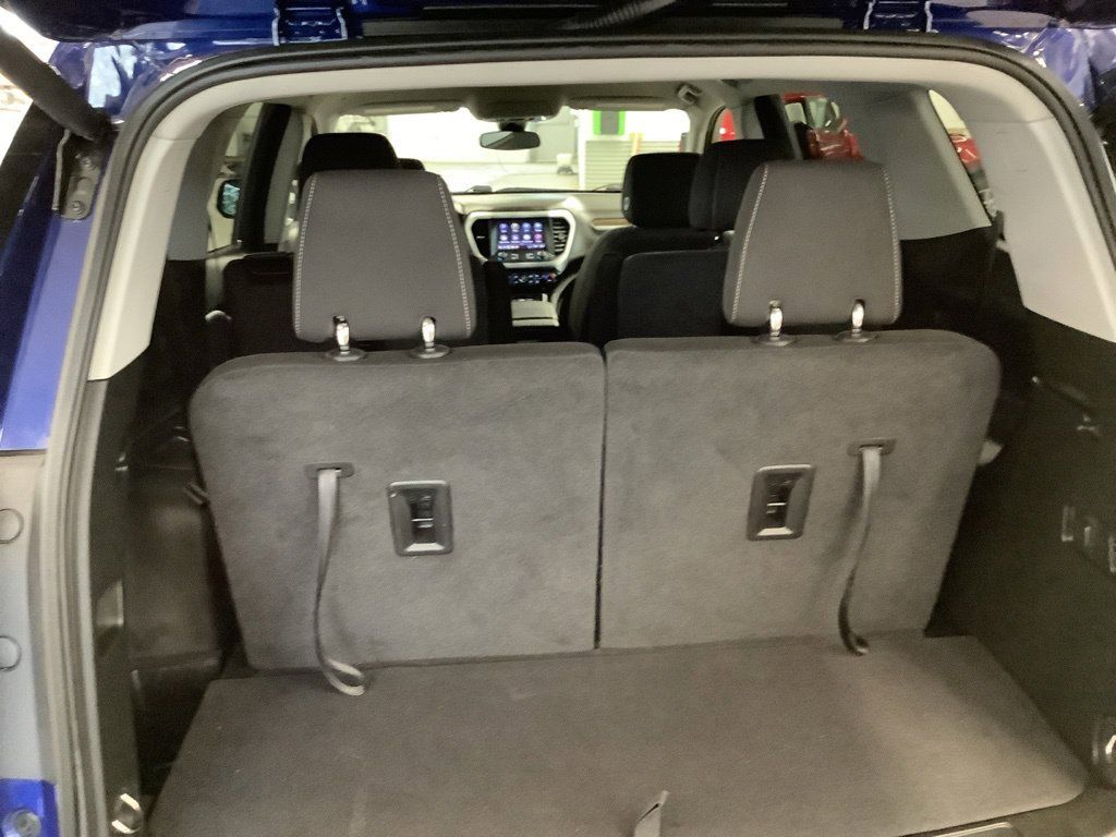 Used 2023 GMC Acadia SLE w/ Driver Convenience Package FWD image 18