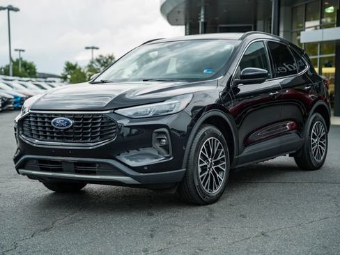 Used 2023 Ford Escape SE w/ PHEV Premium Package FWD image 3