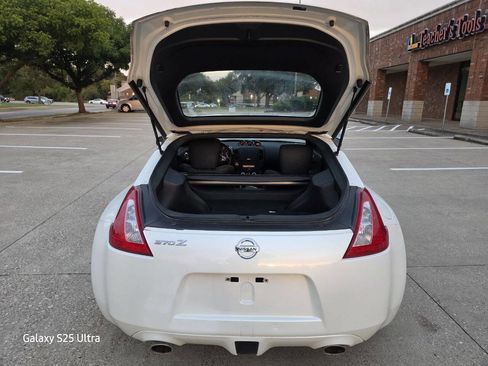 Used 2011 Nissan 370Z Touring image 28