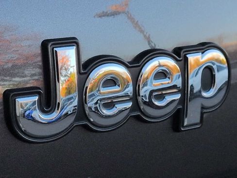 Used 2016 Jeep Cherokee Limited image 12