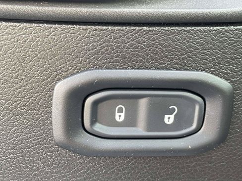 Certified 2025 Jeep Gladiator Sport AWD/4WD image 29