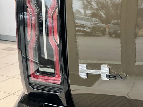 New 2025 GMC Hummer EV 2X image 21