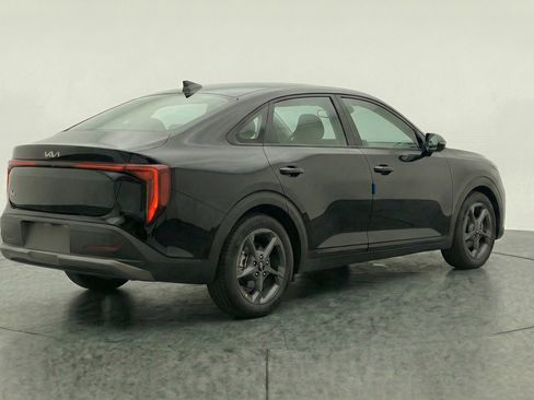 Used 2025 Kia K4 LXS image 9