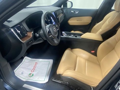 Certified 2024 Volvo XC60 T8 Ultimate w/ Climate Package image 10