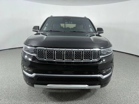 Used 2023 Jeep Grand Wagoneer Series III AWD/4WD image 10