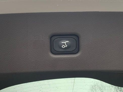 Used 2022 Lincoln Nautilus FWD w/ Premium Package image 6