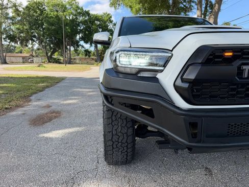 Used 2019 Toyota Tacoma TRD Sport w/ Technology Package AWD/4WD image 26