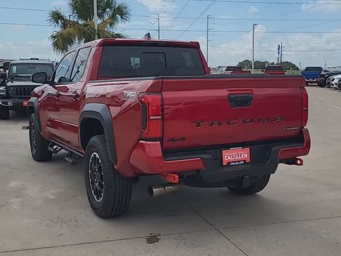 Used 2025 Toyota Tacoma TRD Off-Road w/ TRD Off Road Upgrade Package AWD/4WD image 5