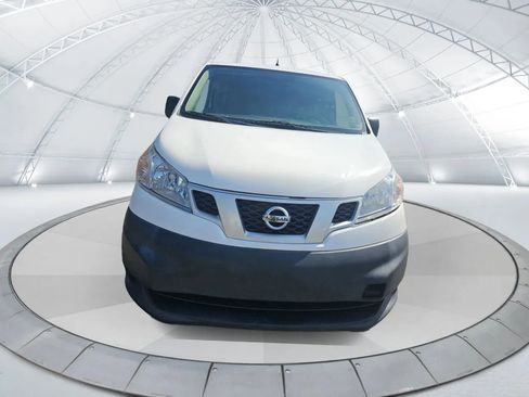 Used 2017 Nissan NV200 S image 2