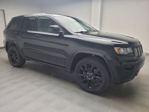 Used 2020 Jeep Grand Cherokee Altitude AWD/4WD image 11