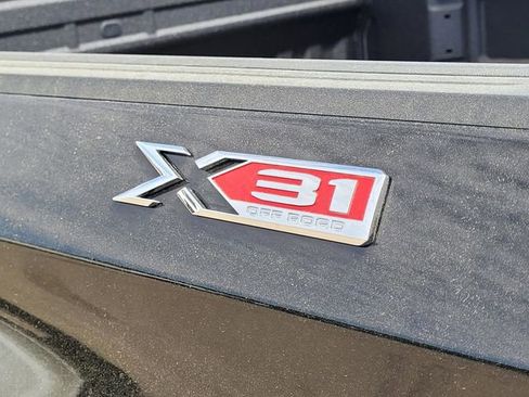 New 2026 GMC Sierra 1500 SLT image 7