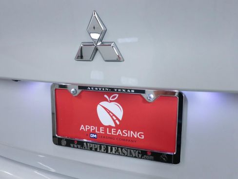 Used 2024 Mitsubishi Outlander SE image 30