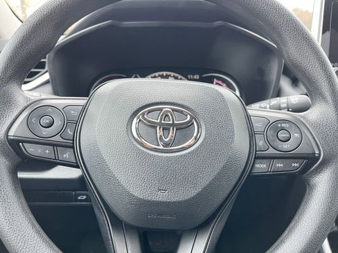 Used 2025 Toyota RAV4 XLE image 29