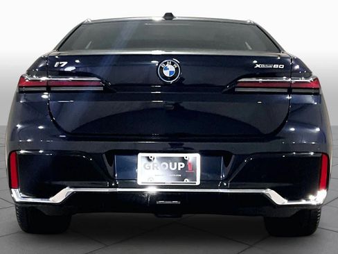 Certified 2023 BMW i7 xDrive60 AWD/4WD image 4