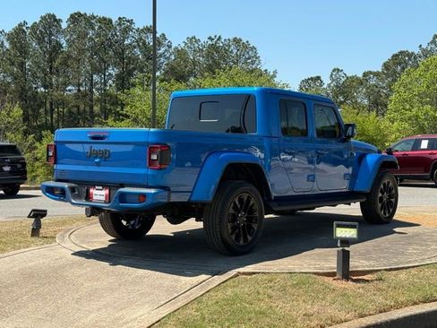 Used 2023 Jeep Gladiator Overland image 7