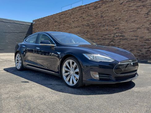 Used 2013 Tesla Model S Performance RWD image 1