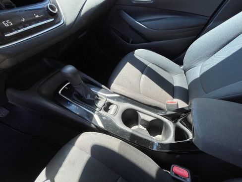 Used 2020 Toyota Corolla LE image 46