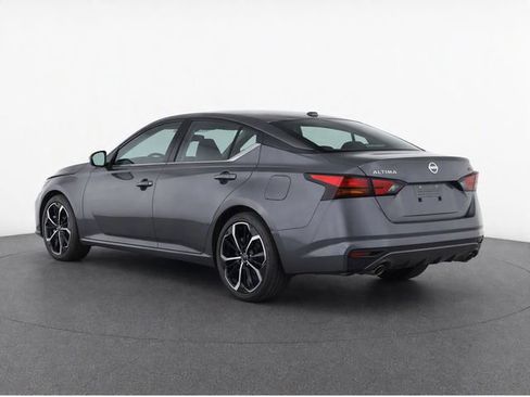 Used 2024 Nissan Altima 2.5 SR FWD image 7