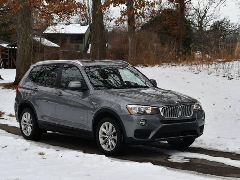 Used 2017 BMW X3 xDrive28i AWD/4WD image 1