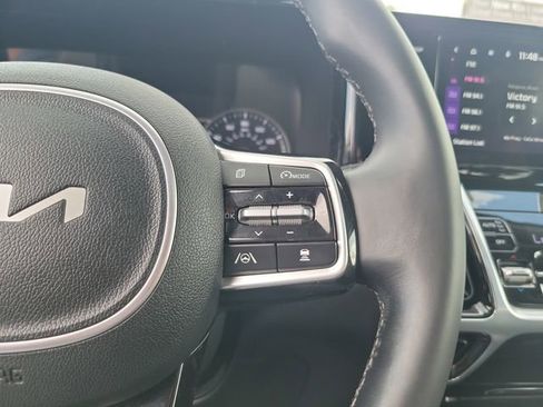 Certified 2022 Kia Sorento SX FWD image 19