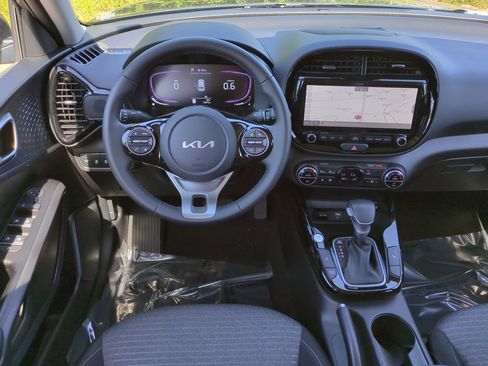 Certified 2023 Kia Soul EX image 16