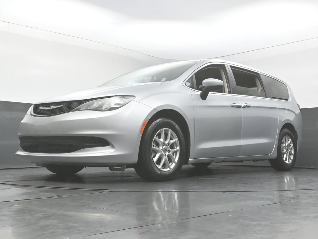 Used 2022 Chrysler Voyager LX FWD image 49