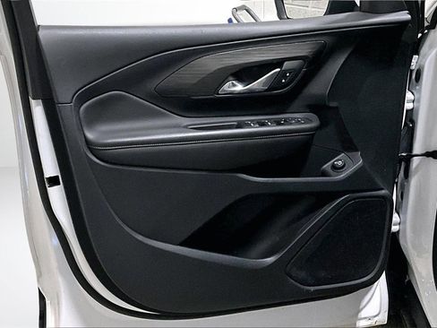 Used 2023 GMC Terrain SLE w/ Driver Convenience Package image 20