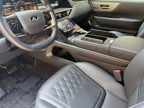 Used 2025 INFINITI QX80 Autograph w/ Autograph Exterior Package AWD/4WD image 9