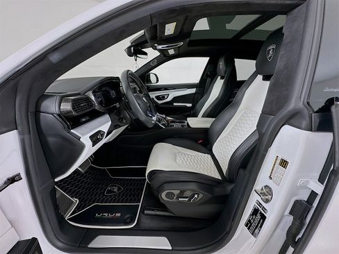 Used 2021 Lamborghini Urus image 23