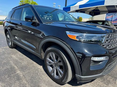 Used 2023 Ford Explorer XLT w/ Equipment Group 202A image 8