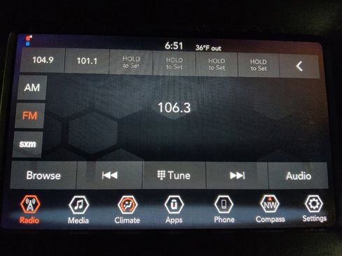 Used 2019 Jeep Cherokee Latitude Plus image 25