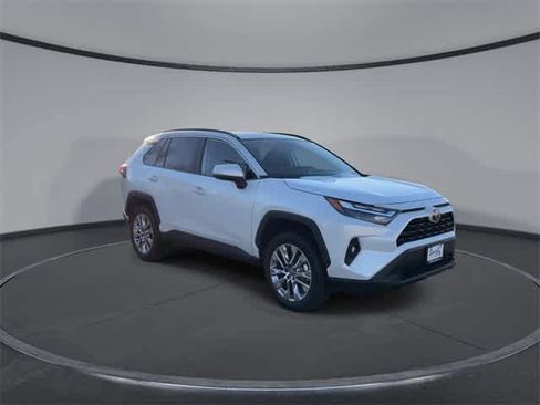 Used 2025 Toyota RAV4 XLE Premium image 2