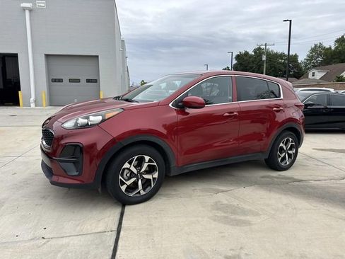 Used 2022 Kia Sportage LX image 3