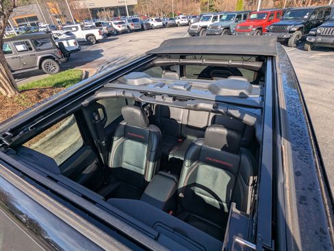 Used 2021 Jeep Wrangler Unlimited Rubicon image 10