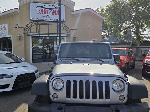 Used 2018 Jeep Wrangler Unlimited Sport S AWD/4WD image 2
