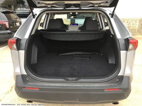 Used 2023 Toyota RAV4 XLE FWD image 15