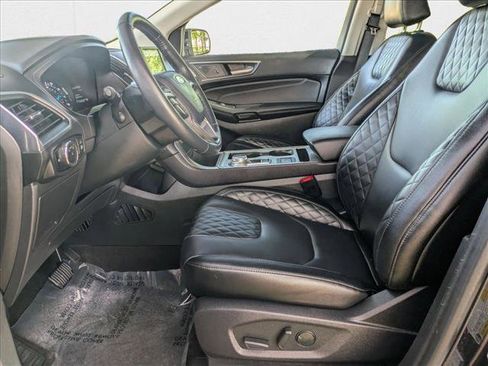 Used 2024 Ford Edge Titanium image 12