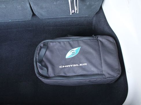 Used 2017 Chrysler Pacifica Platinum image 39