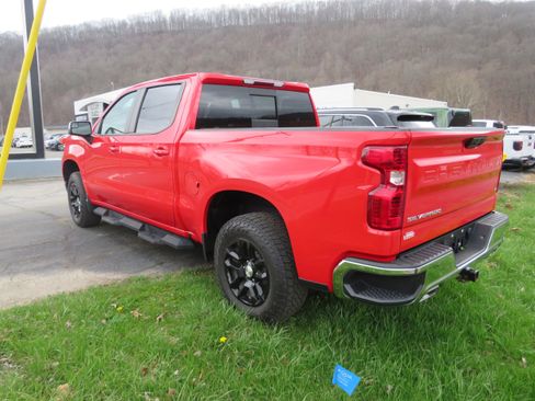 Used 2022 Chevrolet Silverado 1500 LT w/ Z71 Off-Road Package AWD/4WD image 19