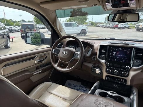 Used 2020 RAM 1500 Laramie AWD/4WD image 25