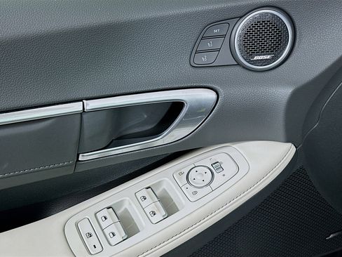 Used 2022 Hyundai Sonata Limited w/ Preferred Accessory Package image 15