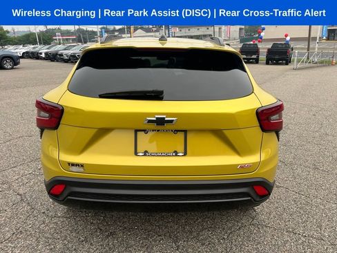 Used 2024 Chevrolet Trax RS w/ Sunroof Package FWD image 6